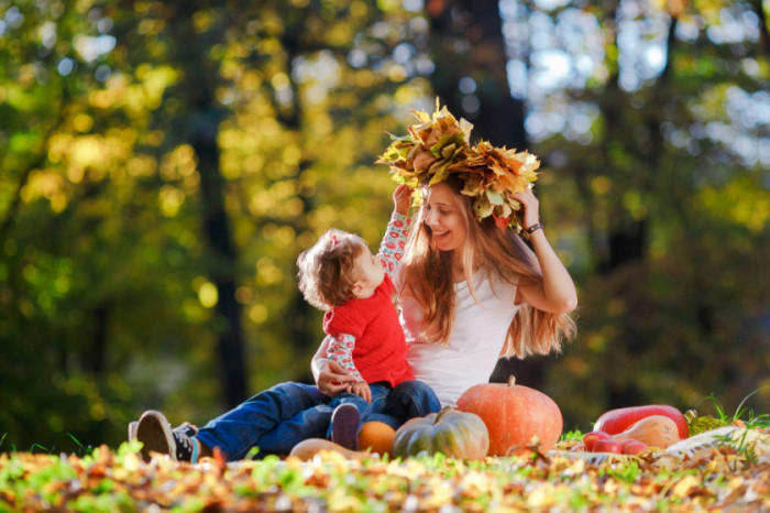 12 идей, чем заняться с детьми осенью