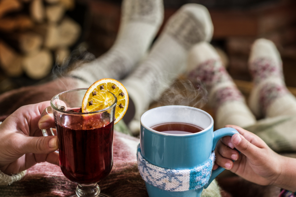 3 согревающих напитка: вишневое какао, облепиховый напиток, ванильный чай