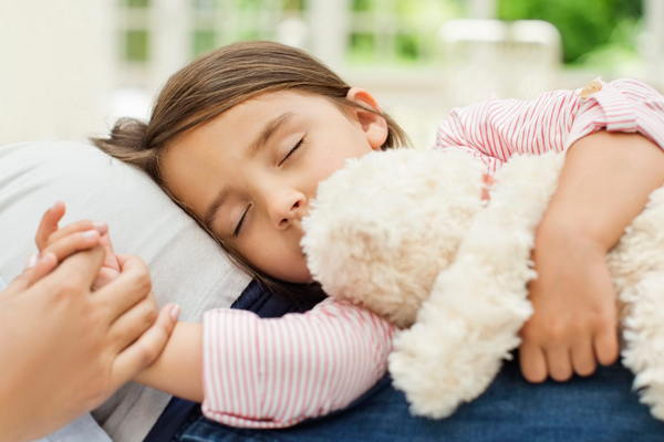 Как легко уложить спать ребенка днем