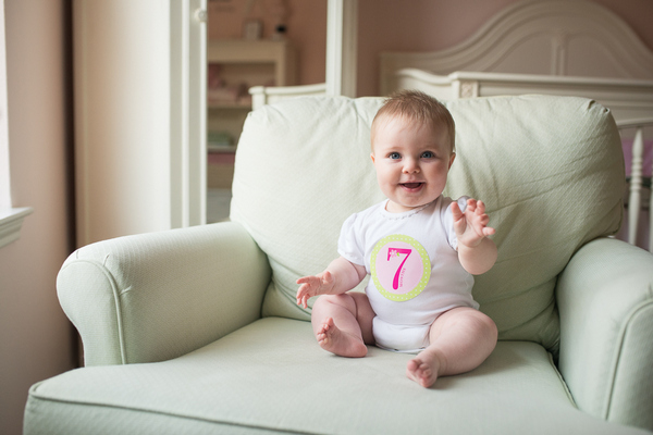 Развитие ребенка от рождения до года: 7 месяц