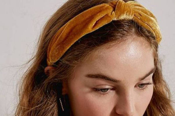 Трендовая повязка на волосы: как сшить в домашних условиях