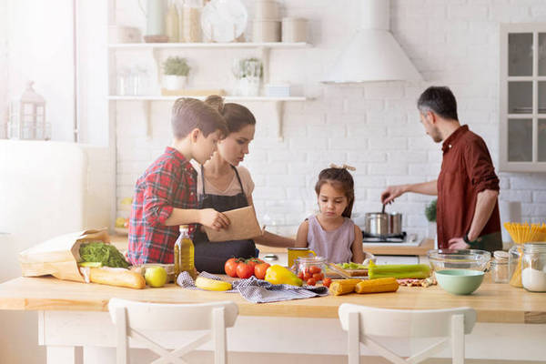 Вредные советы, как перевести семью на правильное питание