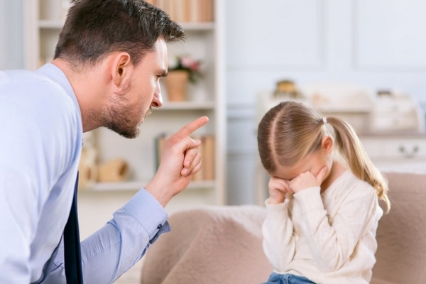 Как нельзя наказывать ребенка: 7 главных ошибок пап и мам