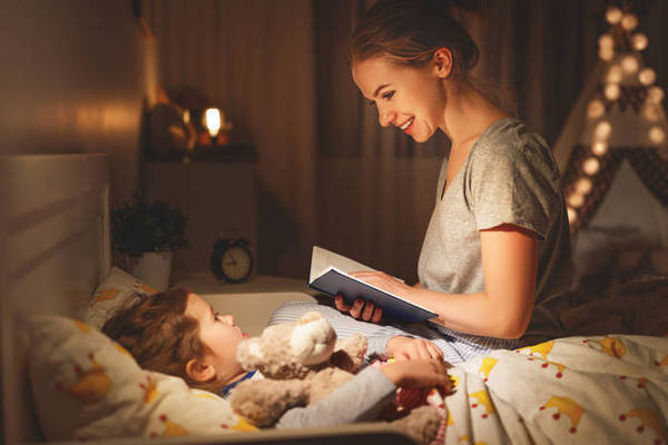 Почему полезно читать ребенку на ночь