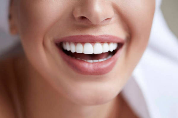 Как правильно чистить зубы, чтобы улыбка стала белоснежной?