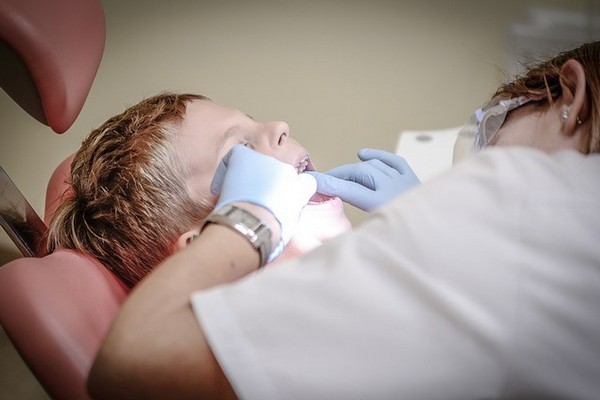 Как помочь ребёнку перестать бояться стоматолога?