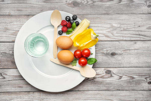 Похудеть быстро: 3 популярные в мире диеты на основе интервального голодания