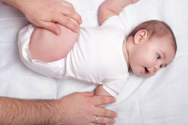 Дисплазия у новорожденных: нужно ли искать костоправа?