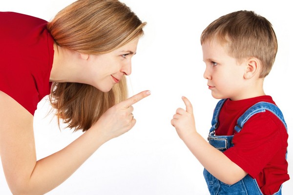 Родительский шантаж: угрозы и подкуп