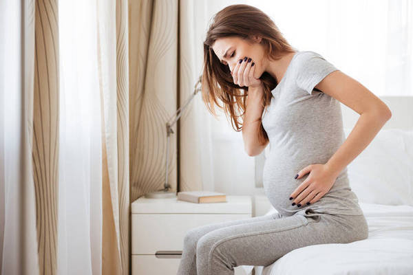 Тошнота при беременности: в каких случаях нельзя откладывать визит к врачу