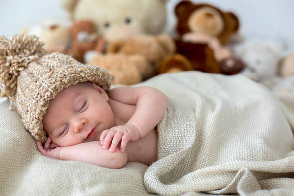 Нужно ли будить новорожденного для кормления - мнение педиатр