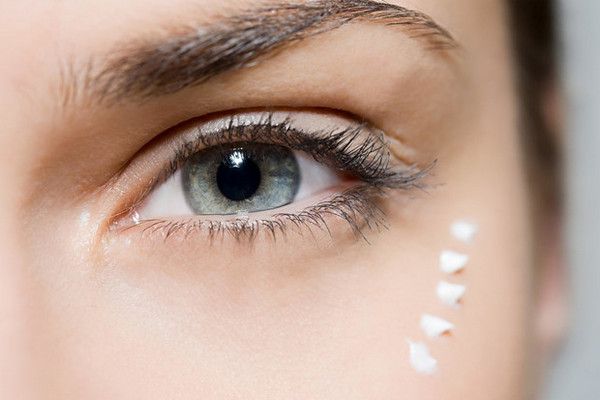 Как выбрать крем для кожи вокруг глаз: 6 главных правил