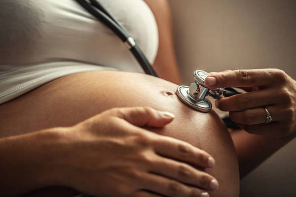 5 фактов о темной полосе на животе во время беременности