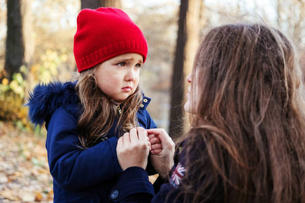 Как мы растим тревожных детей: 5 ошибок современных родителей