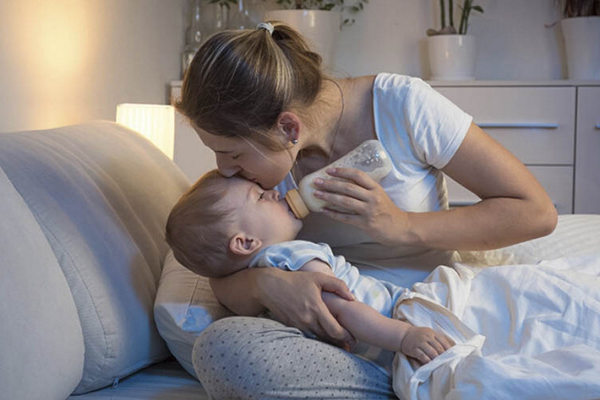 Как отучить ребенка от ночного кормления: 3 полезных совета