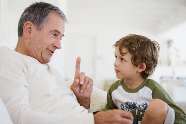 Как лучше отучить ребенка перебивать старших