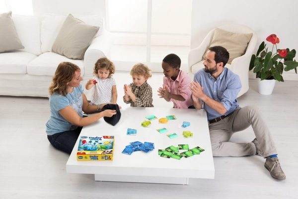 Как использовать настольные игры для интеллектуального развития ребенка?