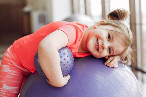 Физическое развитие ребенка до 5 лет: особенности и рекомендации