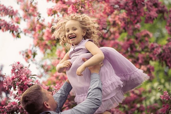 Если дочка больше любит папу: как не ревновать и принять ситуацию