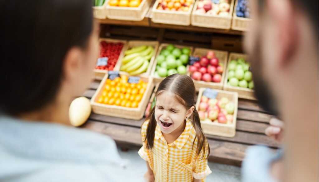 Что делать если ребенок постоянно кричит в магазине?