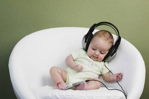 Как познакомить ребенка с миром музыки