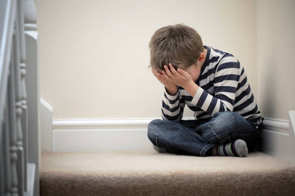 Детская депрессия: почему появляется и как помочь ребенку