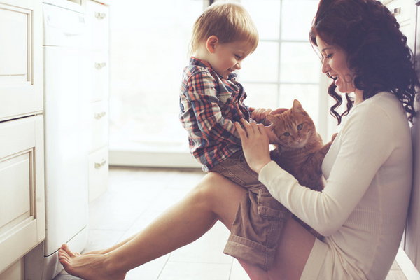 Как перестать быть тревожной мамой: советы психолога