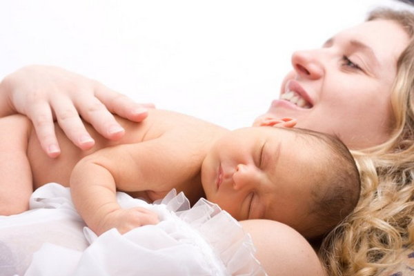 5 причин выкладывать новорожденного на животик
