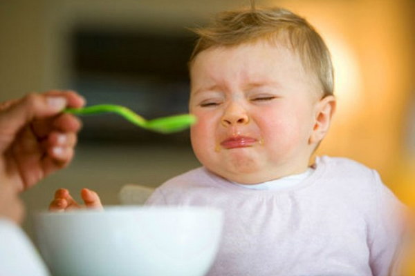 Как нельзя кормить детей. 4 типичные ошибки