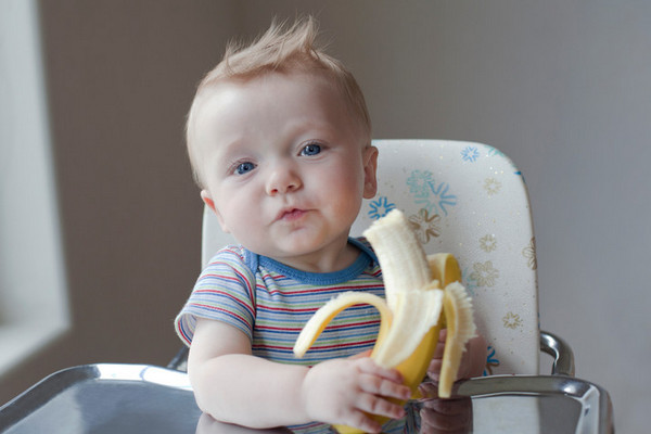 Когда ребенку можно давать банан и зачем он нужен грудничку