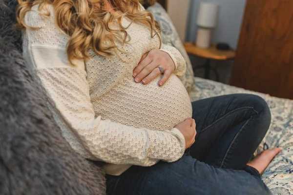 Опасен ли кашель при беременности?