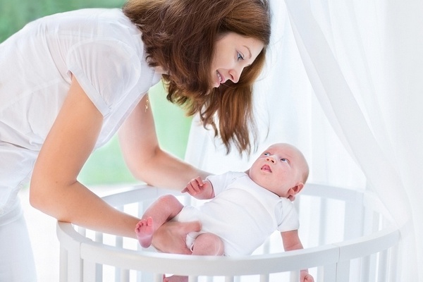 Как выбрать кроватку для новорожденного: 5 важных советов
