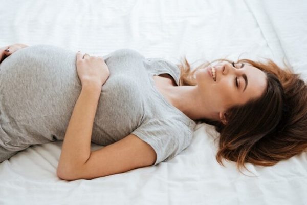 Позы для сна на разных сроках беременности