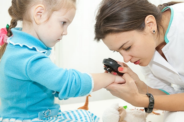 Когда нужен детский дерматолог и какие методы диагностики используются?