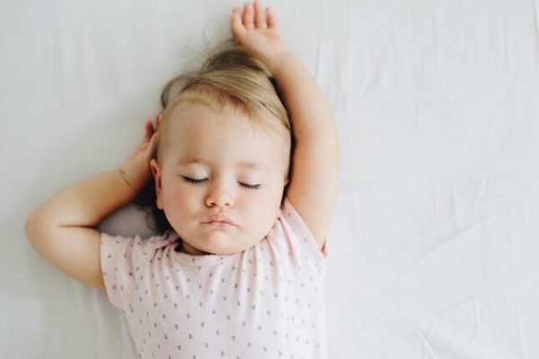 Сколько должен спать ребенок в 1 год