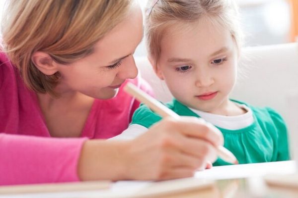 Нужно ли учить ребенка писать до школы?