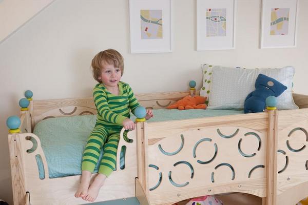 Как оборудовать спальное место для маленького ребенка