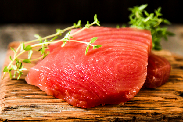 Опасные продукты: почему беременным нельзя есть тунца