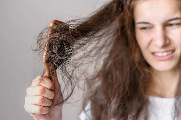 Никакой соломы: 5 способов помочь волосам пережить это лето