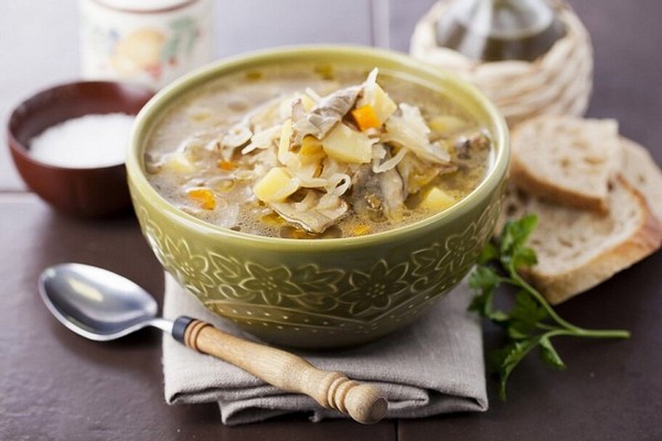Капустняк с грибами: вкусный и наваристый суп к обеду