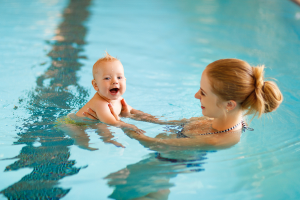 Раннее обучение плаванию: преимущества
