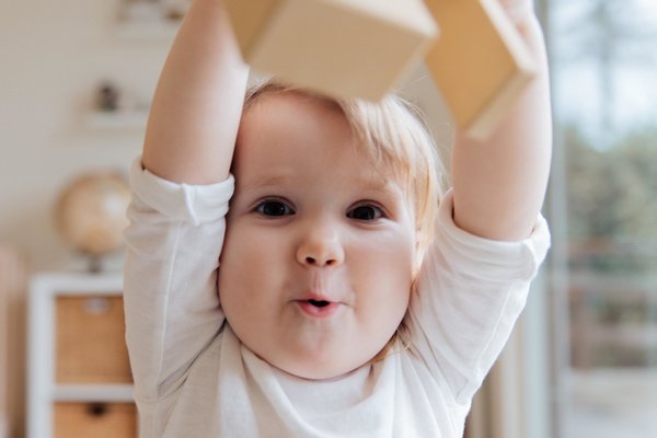 9 занимательных фактов о развитии мозга ребенка до трех лет