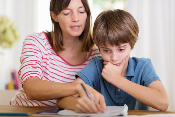 8 ошибок родителей, заставляющих ребенка хорошо учиться в школе
