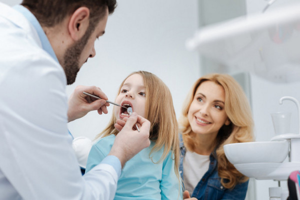 Визит к стоматологу: как подготовить ребенка
