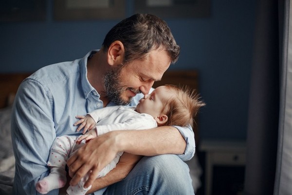 Как правильно укачивать младенца: инструкция от невролога