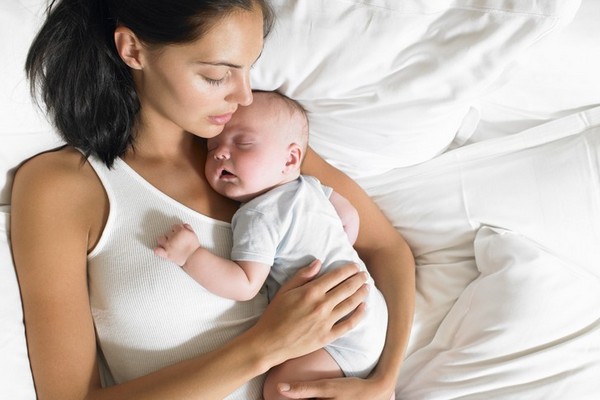 10 отклонений в развитии младенца до 3 месяцев, которые должны насторо...
