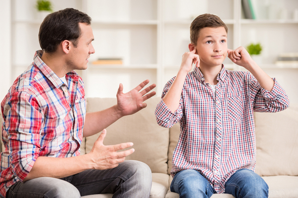 Воспитание подростка: как отцу заслужить авторитет?