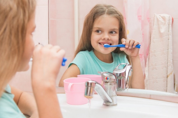 Здоровая улыбка с детства: учим ребенка чистить зубы