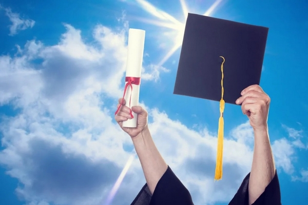 Как наличие диплома о высшем образовании влияет на трудоустройство?