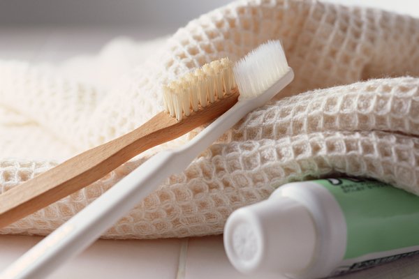 Как часто нужно менять мочалки и зубные щетки, и каким предметам не место в ванной